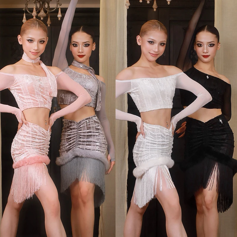 ชุดเต้นลาตินใหม่ปี 2025 เสื้อแขนยาวคอวี กระโปรงแต่งขนนก ชุดแสดงสำหรับผู้หญิง ชาช่า รุมบ้า รุ่น DNV25591