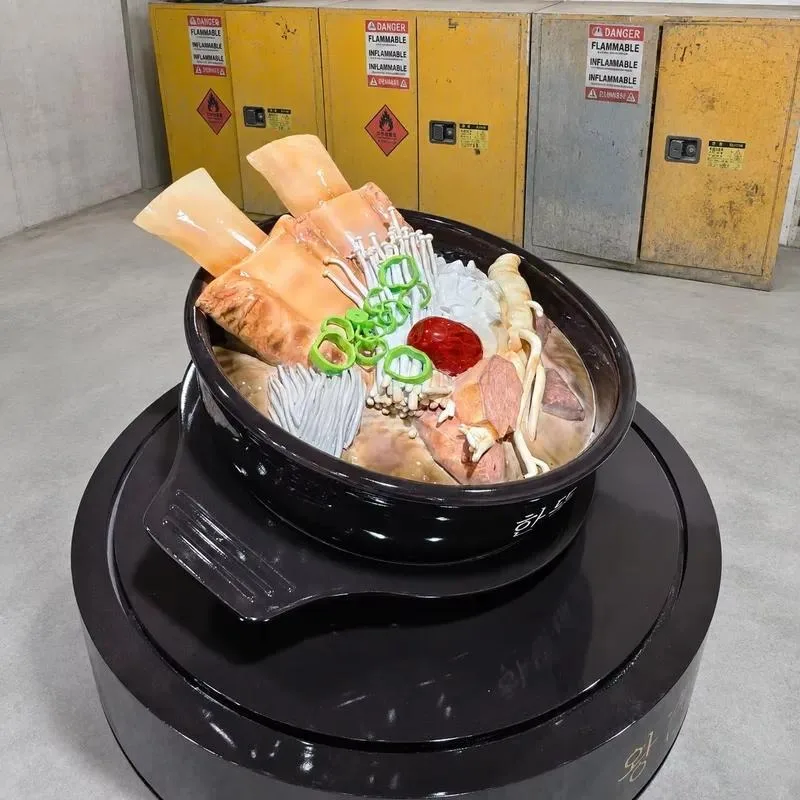 Custom Simulated Beef Egg Noodle Sculpture 3D Printed Fiberglass Statue for Store Signage and Outdoor Decoration Display