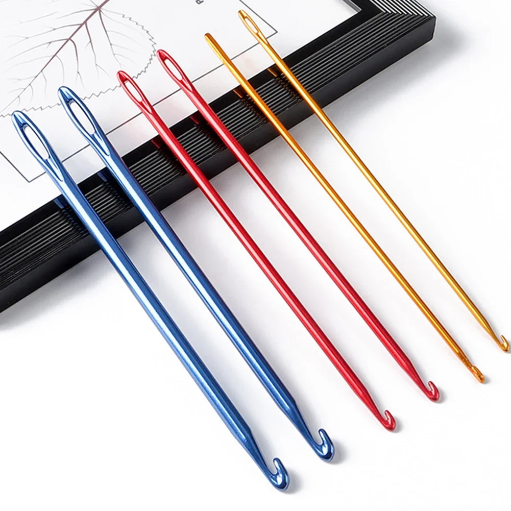 ตะขอเข็มถักโครเชต์ที่มีสีสันมีรูปิดสำหรับงานหัตถกรรมเครื่องมือเย็บมือแบบ DIY