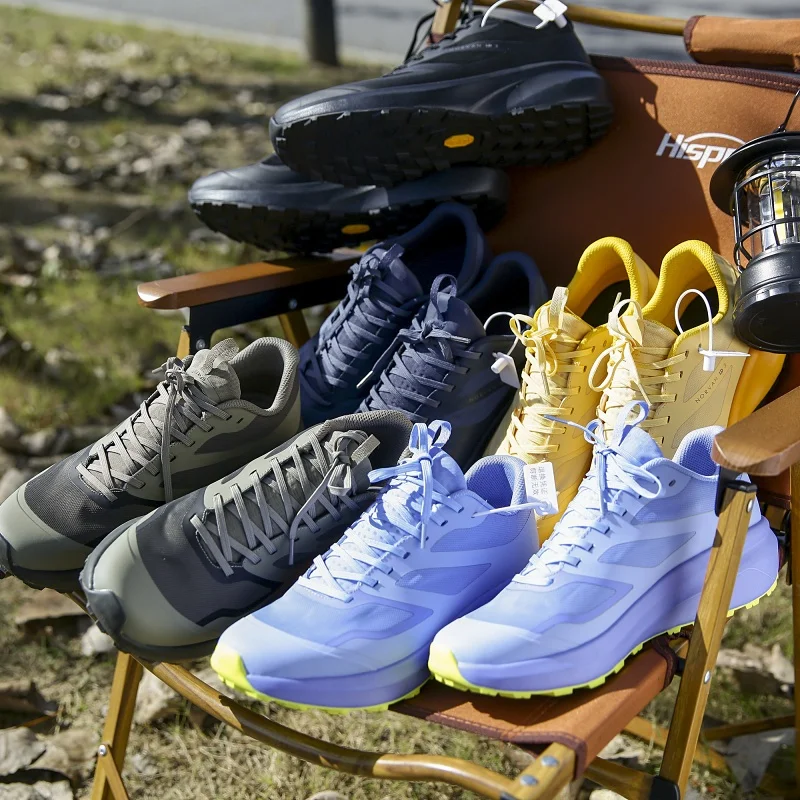 

High-End GTX Hiking oes Breathable Me o Absorption Large Bot Couples Climbing Off-Road Casual oes Spring Season