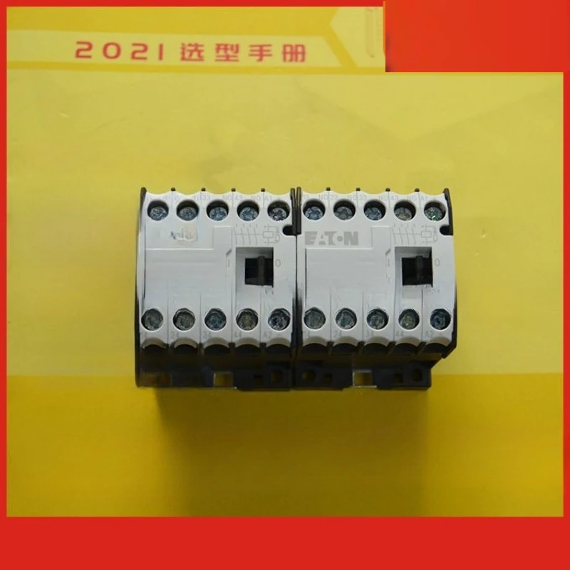 

Детали для контактора ETN Eaton-Moeller DILER-40-G (24 В постоянного тока)