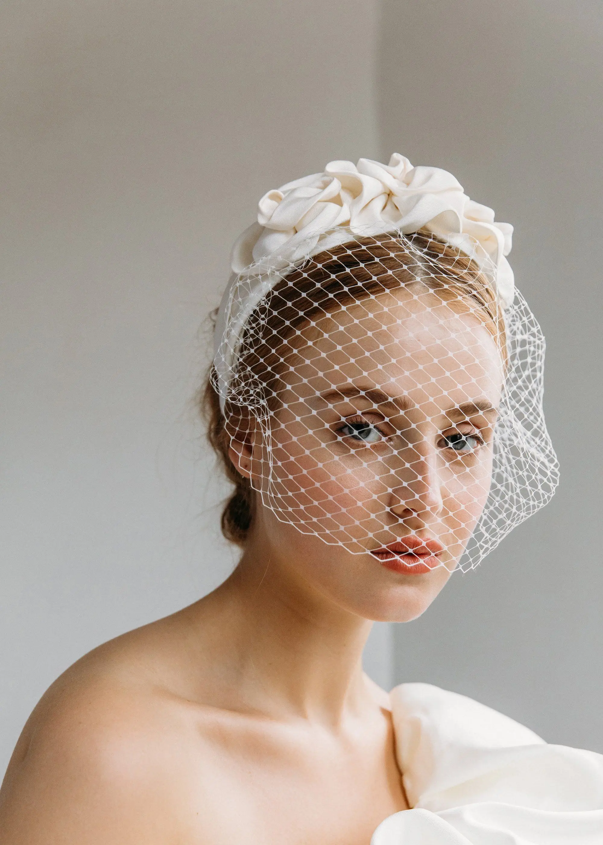 White Birdcage Veil for Bridal White Handmade Flowers Wide Hair Band Headband Veil Vintage Wedding Accessories Fascinators 2022