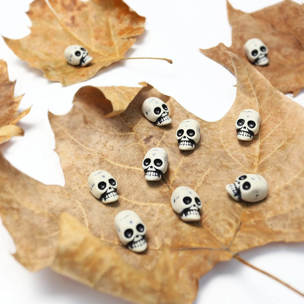 

25 Pcs Mini Resin Skull Head Horror Realistic Model Decor Tiny Halloween Party Home prank Photo Props