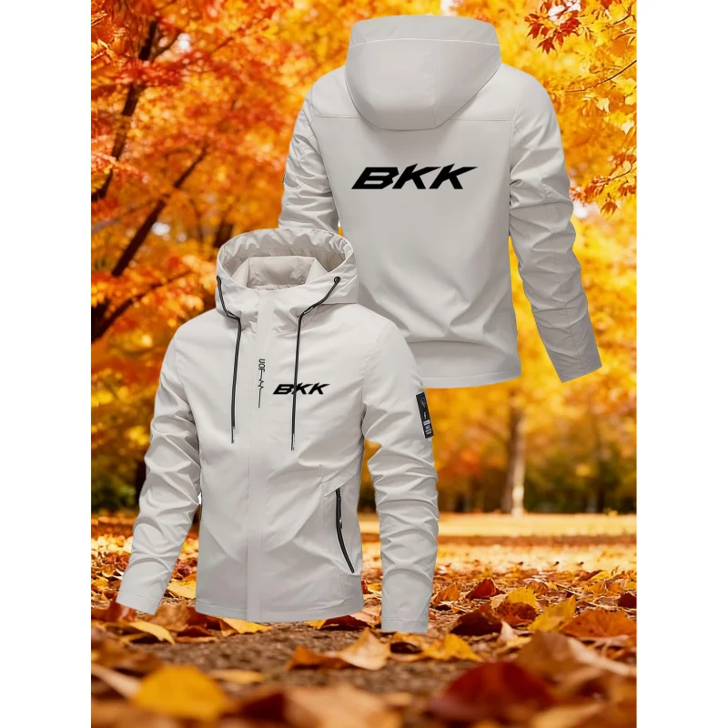 

Мужская куртка с капюшоном BKK с крупным буквенным принтом, подходит для походов, альпинизма, рыбалки и кемпинга.