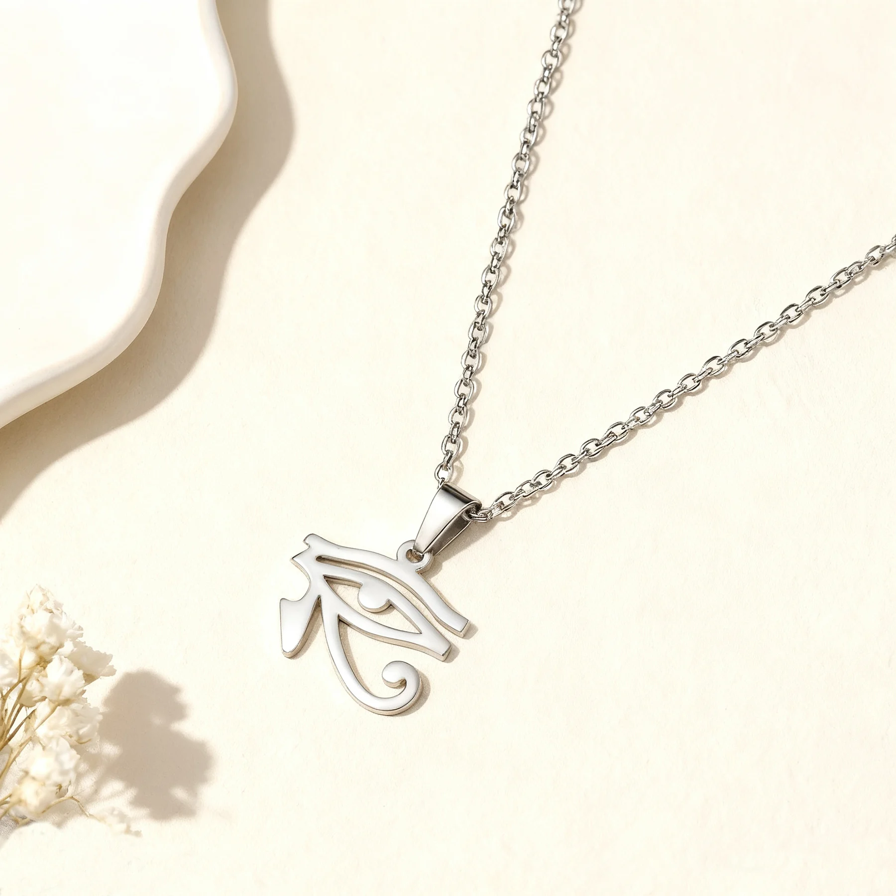 الكلاسيكية حورس العين رمز الفولاذ المقاوم للصدأ قلادة قلادة للرجال النساء الأساطير المصرية القديمة تعويذة الأزياء والمجوهرات هدية