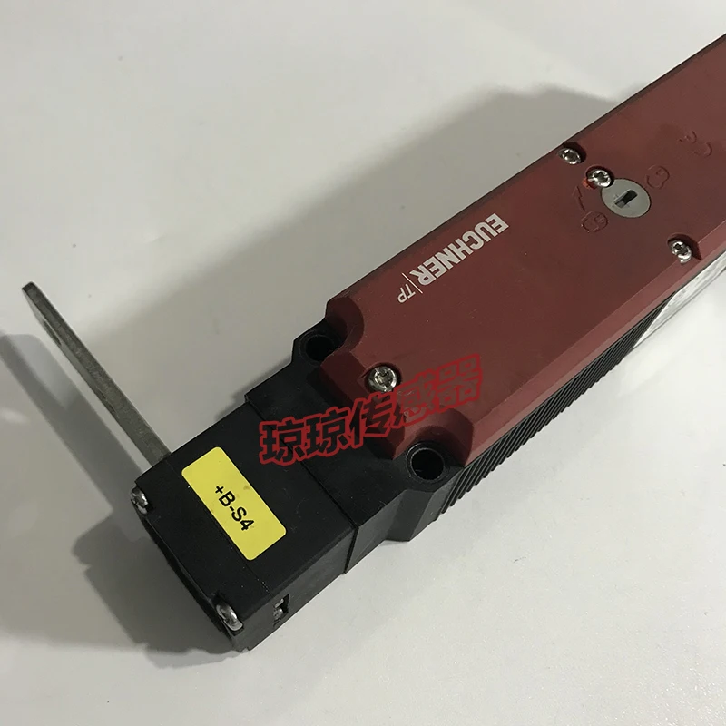 Allemagne EUCHNER TP4-4141A024M Interrupteur de sécurité, serrure de porte de sécurité