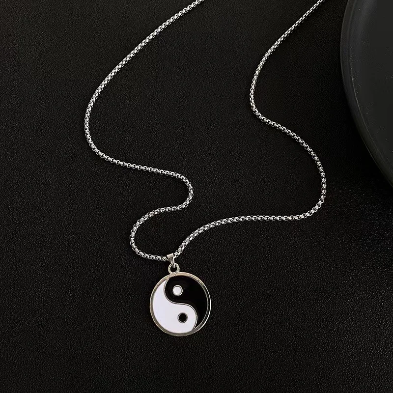 Simple Chinese Style Black White Tai Chi Gossip Pattern Pendant Hip Hop Street Dance Men Women Versatile Titanium Steel Necklace