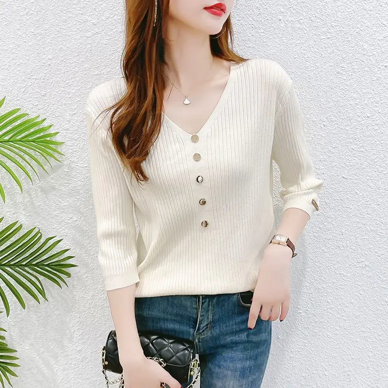 

2023 Autumn and Winter New Oversize Versatile Commuter Women's Clothing Splice Button V-Neck 3/4 Sleeve Solid Color Pullover