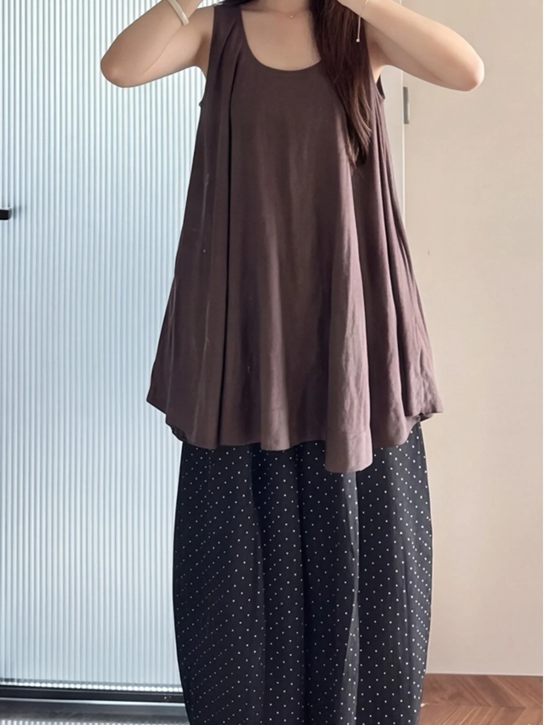 Laid-back Style Women's Sleeveless Vest U-neck Coffee Milk Brown Loose Hanging Sensation Slimming Commuting Top Summer New Ar...