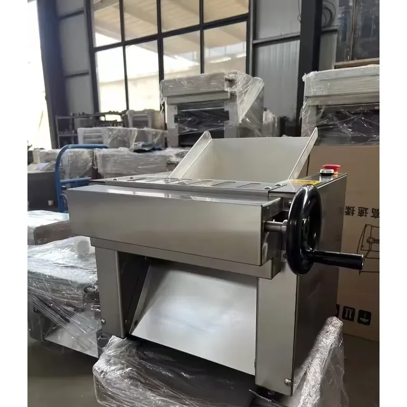 High-quality New Semi-Automatic Bakery Dough Press Roller Sheeter Machine for Flour and Wheat Compatibility