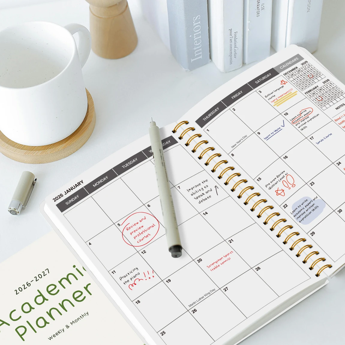 2026-2027 مخطط أسبوعي وشهري A5 – يناير 2026 إلى ديسمبر 2027 منظم حلزوني مع التقويم والملاحظات واللوازم المدرسية والمكتبية