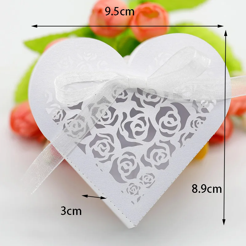 50Pcs Laser Hollow Rose Love Heart Candy Box Wedding carrier bomboniera confezione regalo con nastro compleanno matrimonio fidanzamento forniture per feste