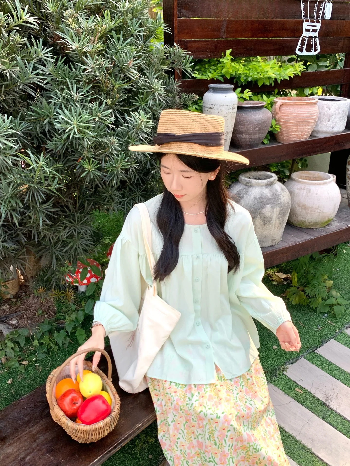 

Galaxy Step White Doll Long Sleeve Shirt Women's Lightweight Breathable Spring Gentle Style Cotton Blend Casual round Neck
