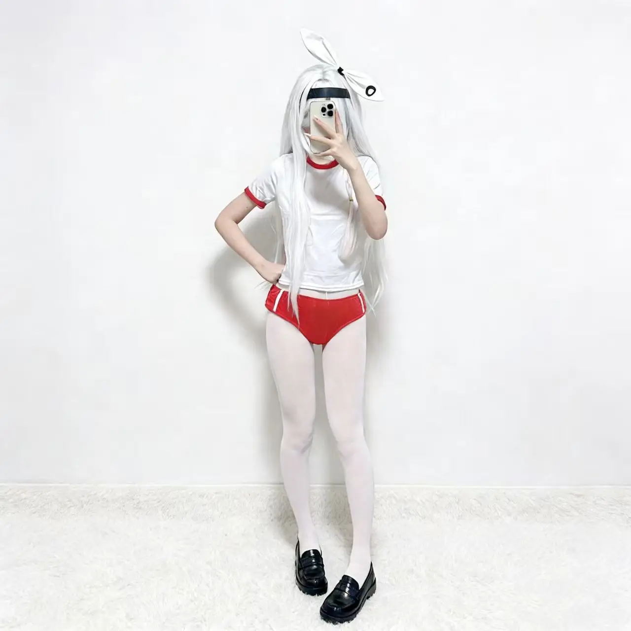 

Blue Archive Plana Cosplay Costume Campus Student Gym Suit Spliced Red T-shirt Shorts Sports Academy Set