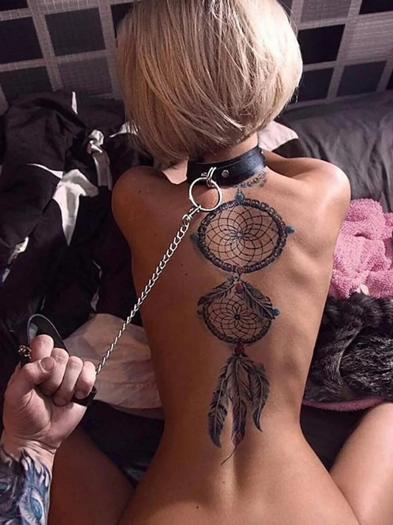 

Женский сексуальный воротник из искусственной кожи с цепочкой-поводком. Удобный и облегающий, добавляет прикосновение. Идеально подходит для вечеринок.