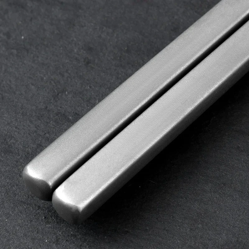 1 Pair High Quality Chopsticks 23.5cm Lightweight Durable Chopsticks Square Anti-slip Design Kitchen Dinnerware