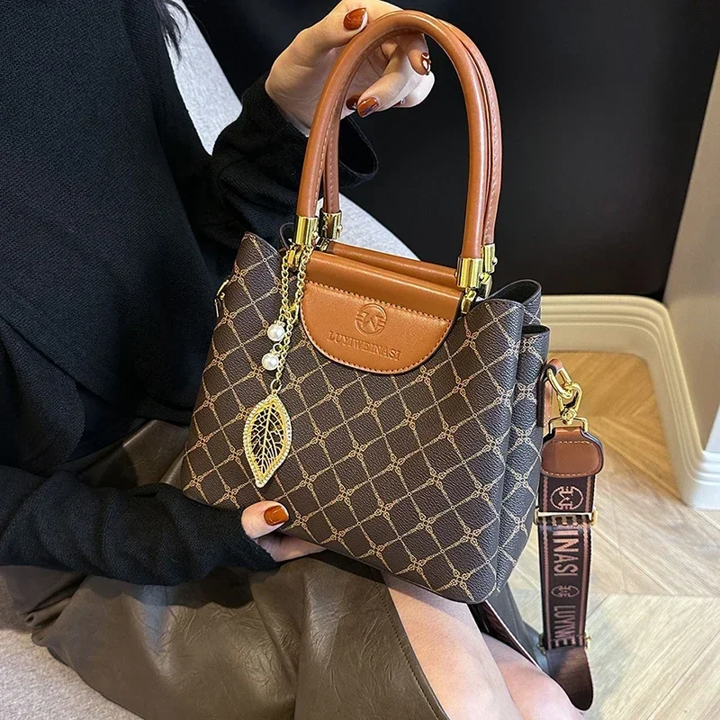 

2025 модная повседневная винтажная сумка-мессенджер для женщин с ремешком через плечо и минималистичным логотипом