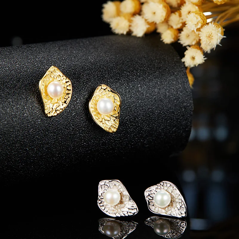 

S925Sterling Silver Inlaid Natural Pearl Earrings for Women Leaf Niche Design Earrings European and American Style Wholesale