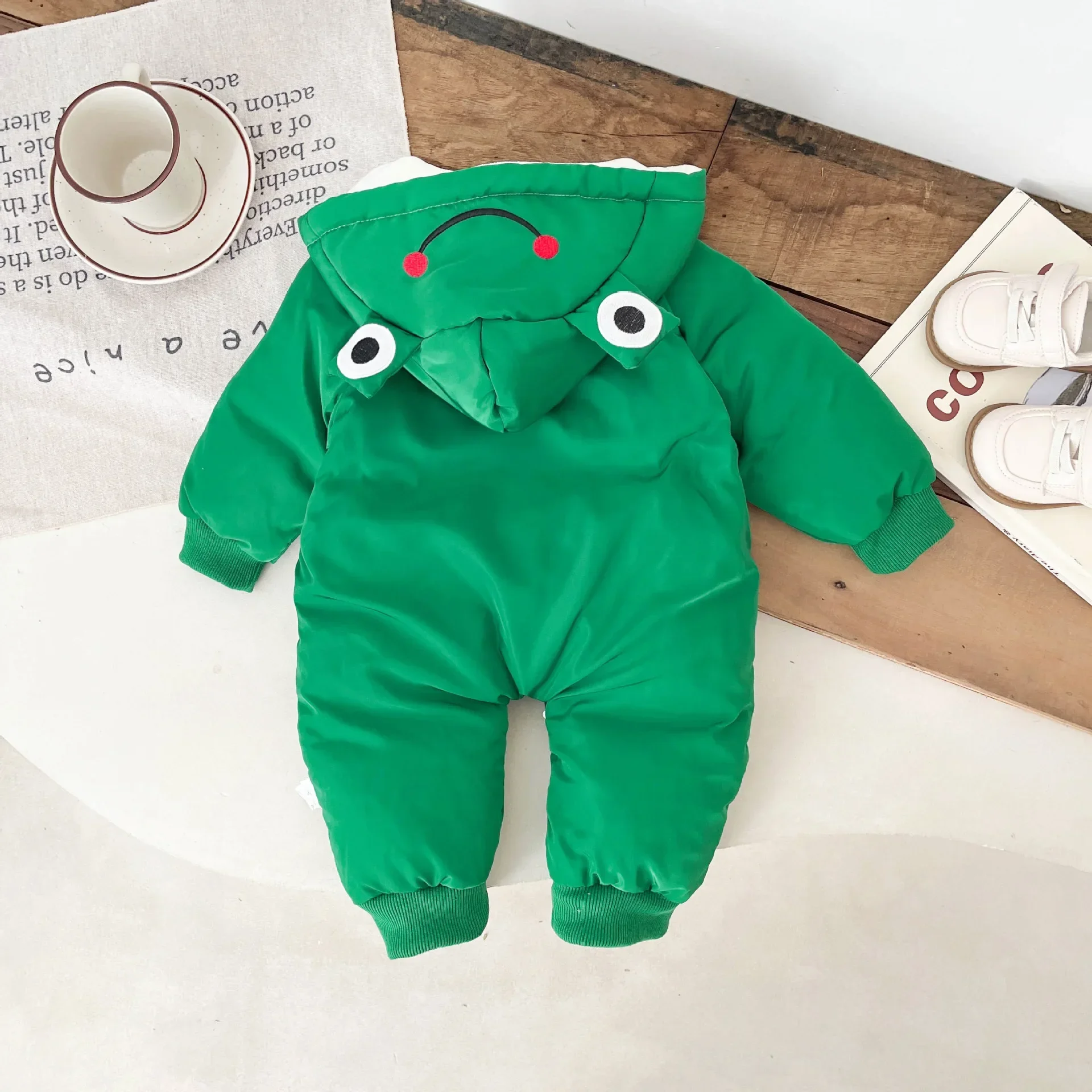 2023 Baby Boys Cotton Padded Jacket Winter Plush Thickened Newborn Boys Quilted Jumpsuit Cartoon Frog Infant Boys Bodysuit