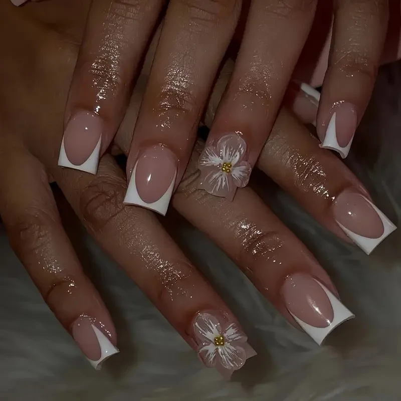 24 stuks korte vierkante nepnagel mode bloem ontwerp nagels sets witte Franse valse nagel herbruikbare schattige parel ontwerp druk op nagels
