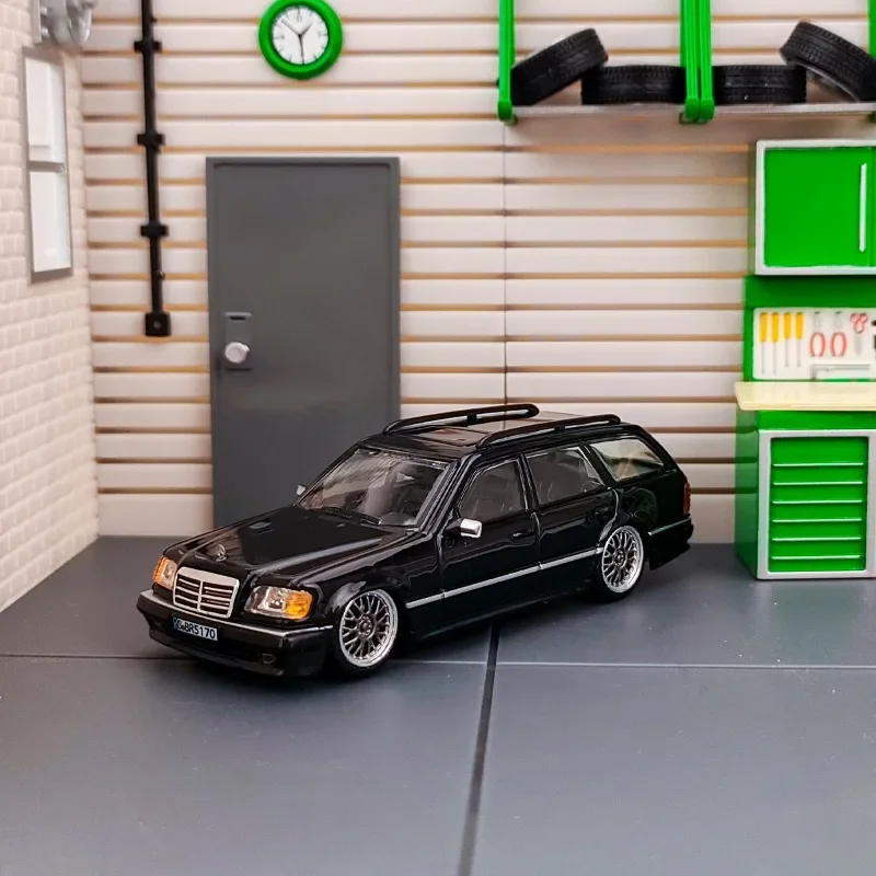 Sterfelijke Schaal 1/64 Mercedes Benz E300 S124 Limited Edition Legering Speelgoed Motorvoertuig Diecast Metaal Model Geschenken