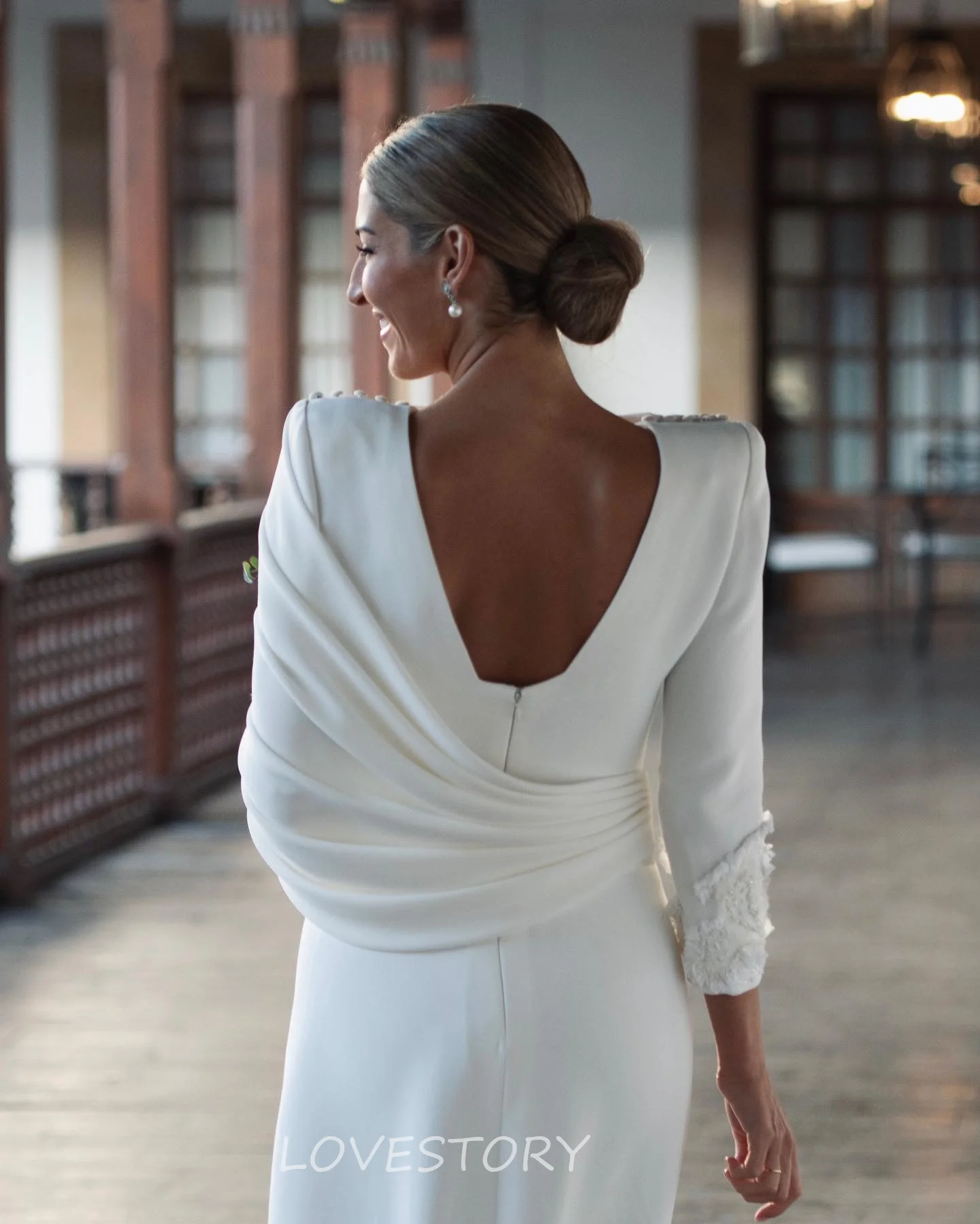 Lovestory-Robe de mariée blanche élégante pour femme, robes d'invité de mariage, grande taille, dos nu, patients perlés, quelle que soit plissée, fermeture éclair au dos