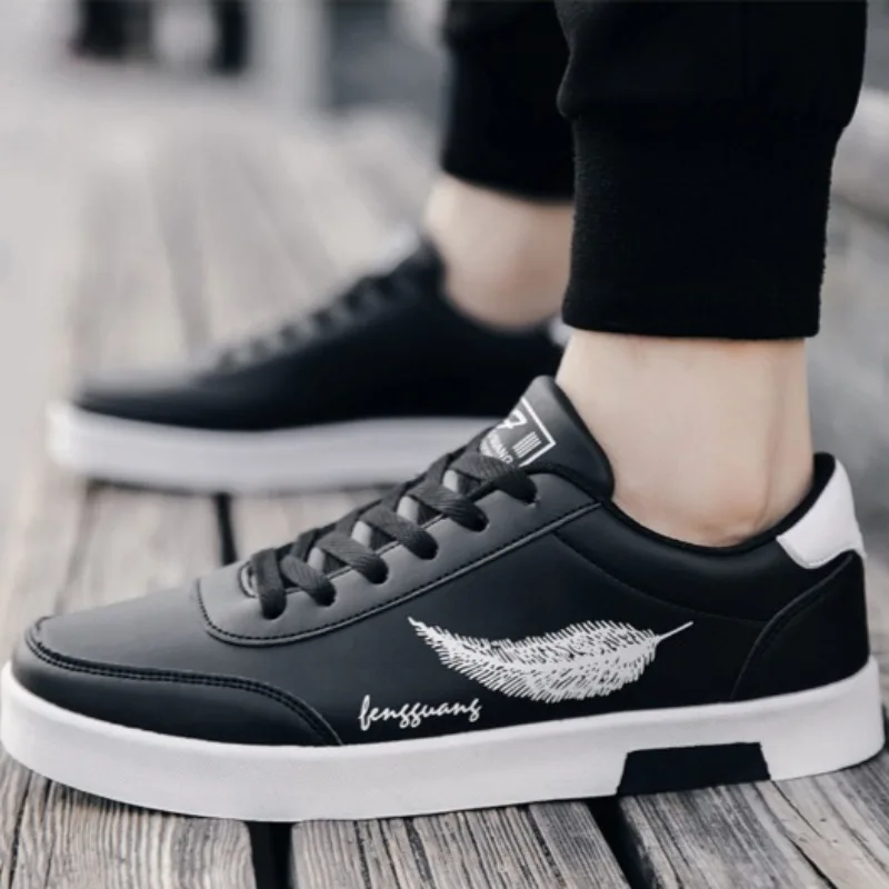 White Shoes Men 2025 Summer New Korean Version Fashion Board Shoes Breathable Light Sneakers White Sneakers Men Sapato Masculino