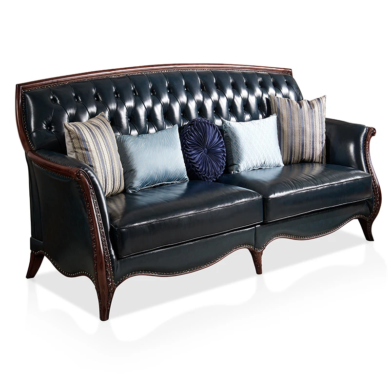 

Роскошный винтажный синий кожаный диван с тафтинговой спинкой, каркасом из цельного дерева и подлокотниками, элегантным трехместным декором гостиной.