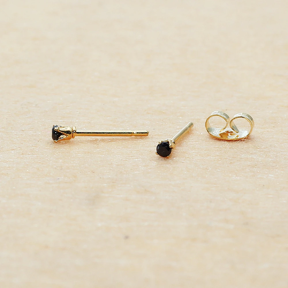sss Mini 2mm Minimalistisch 20 Farben 3AAA Zirkonia mit Edelstahl-Ohrsteckern IP-Beschichtung, kein Verblassen, Allergiefrei – Detail 14