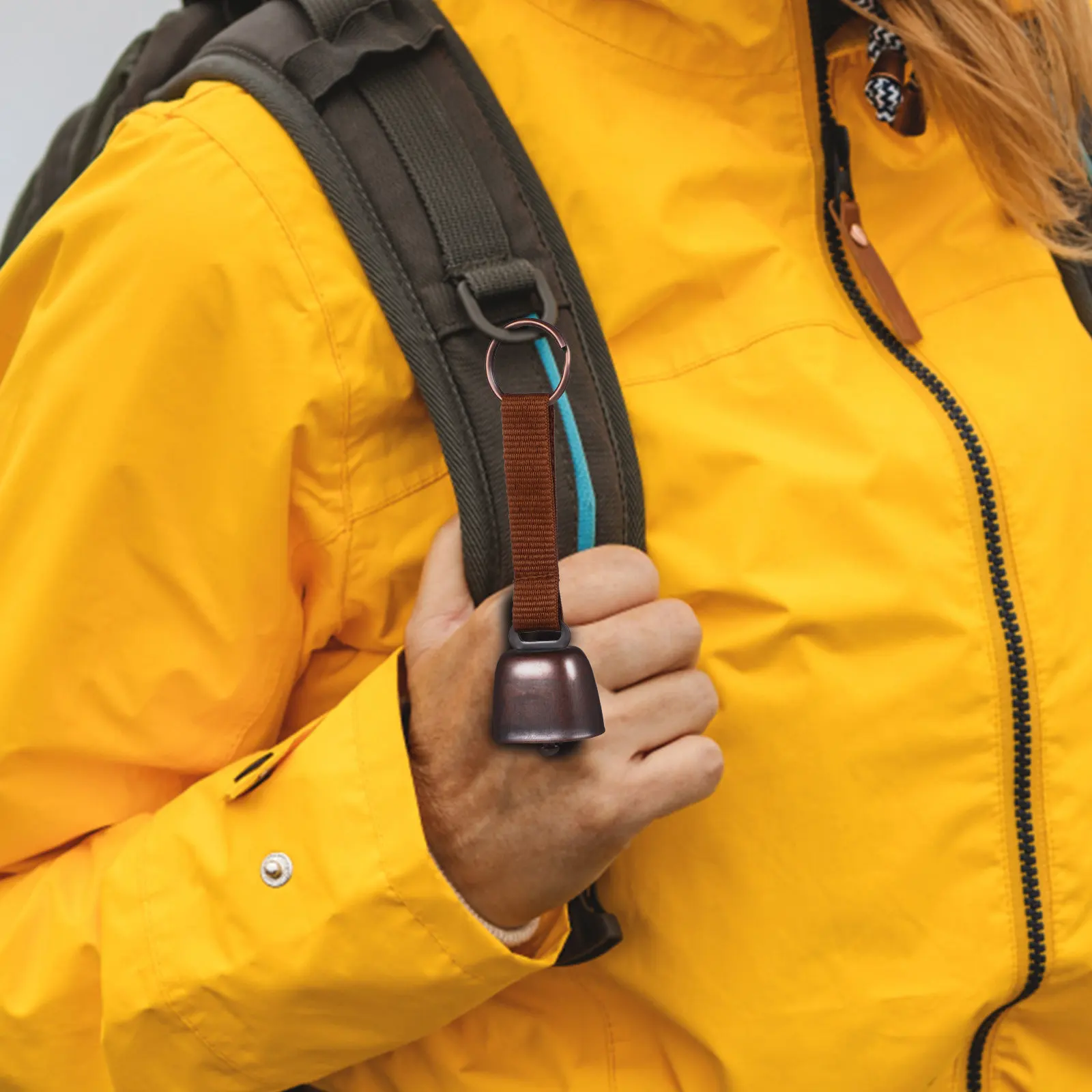 

2Pcs Bear Bell Loud Outdoor Bear Repellent Bell Nylon Webbing Compact Design for Hiking Mountain Climbing Camping Warning