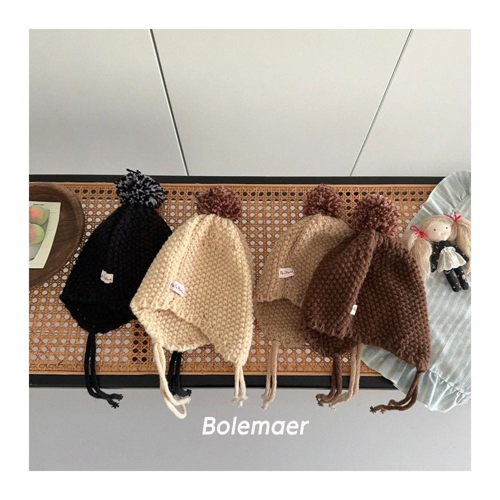 

Новая детская шапка с помпоном, осенне-зимние детские вязаные шапки с буквенной этикеткой, детские теплые защитные шапки для ушей, детские аксессуары