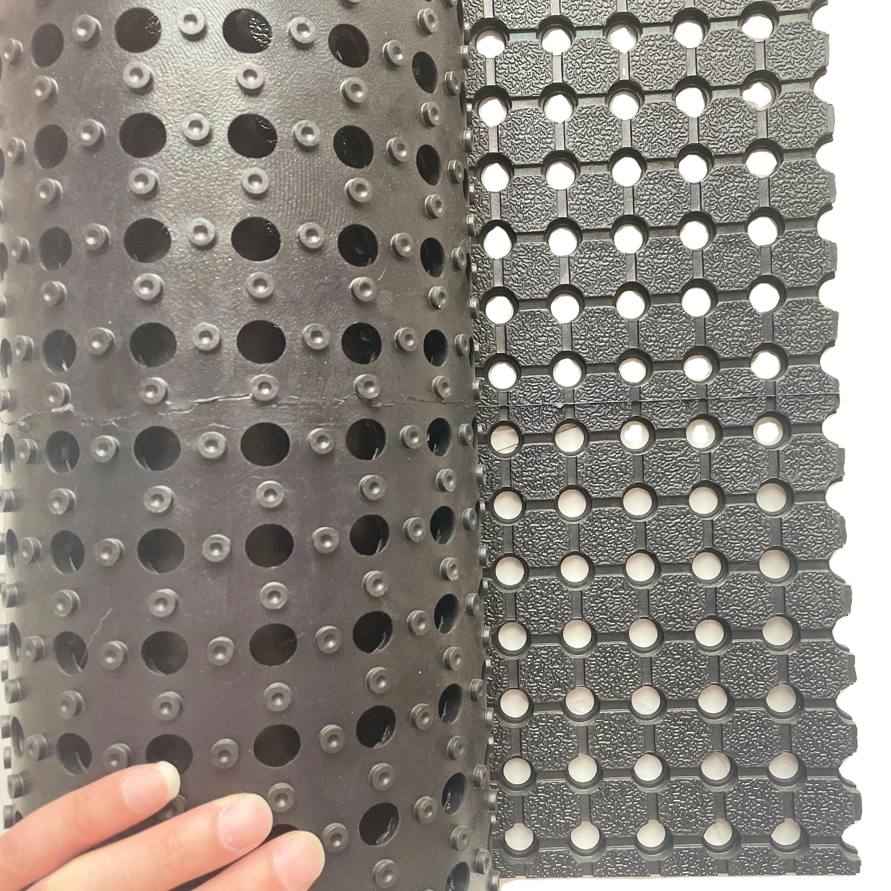 2025 Tappetini per pavimenti in lamiera di gomma antiscivolo neri per garage, officina, camion