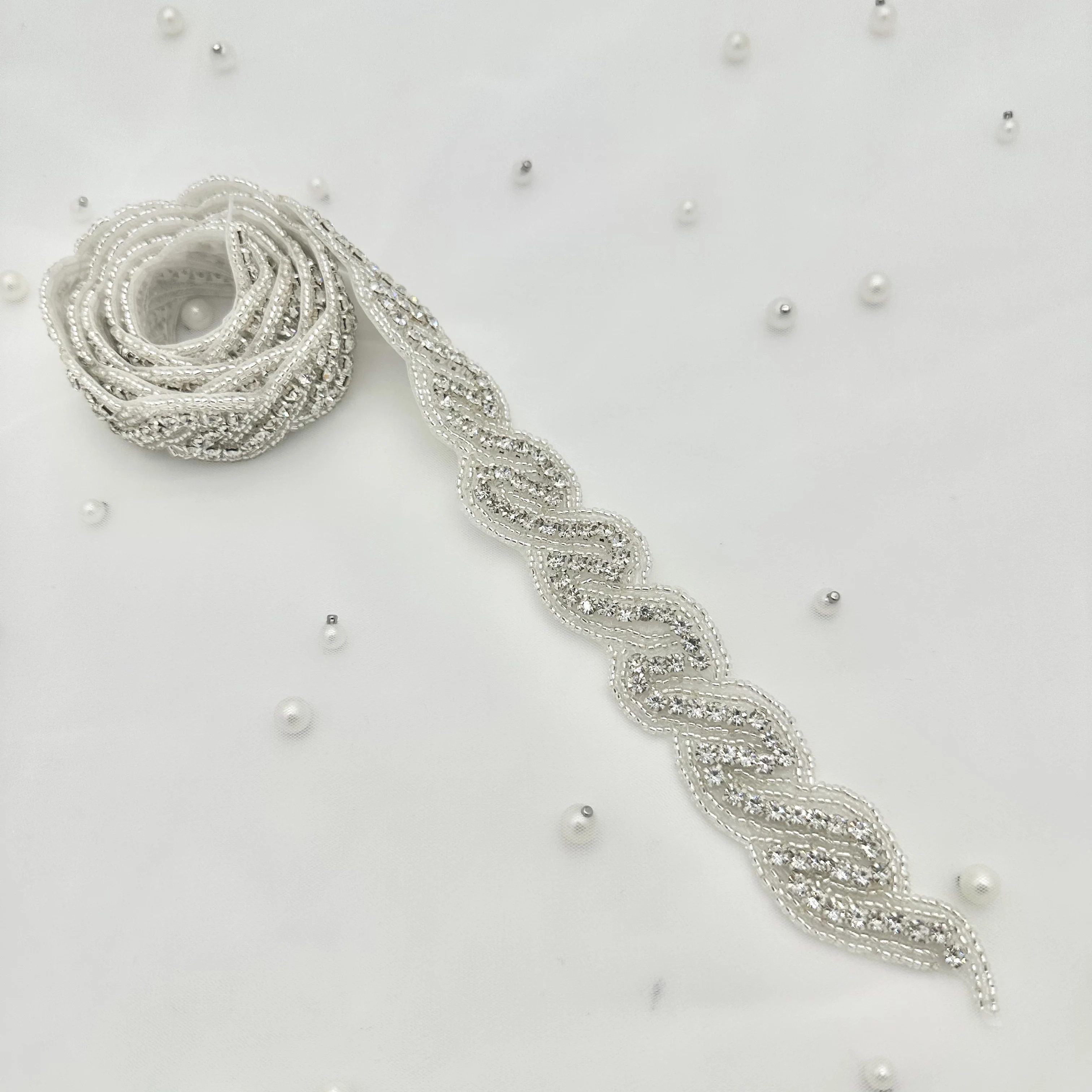 Golden Hand-Sewn Glass Beads DIY Cylindrical Flat-BottomeEye-Shaped Crystal Accessories for Ladies' Shoes And Clothing
