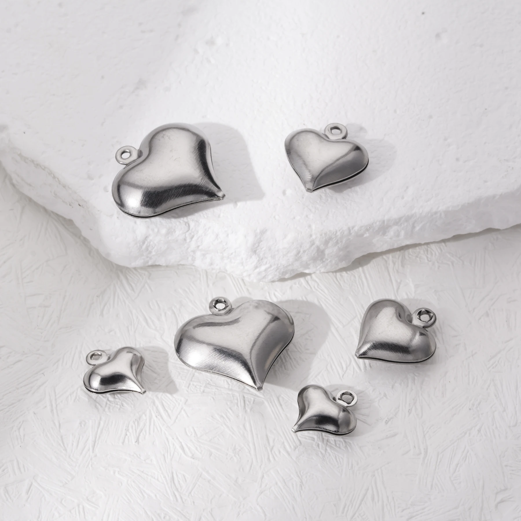 Wholesale 50pcs/lot Hollow Puffy Heart Charm Stainless Steel Blank Heart Pendant DIY Jewelry Making Supplies
