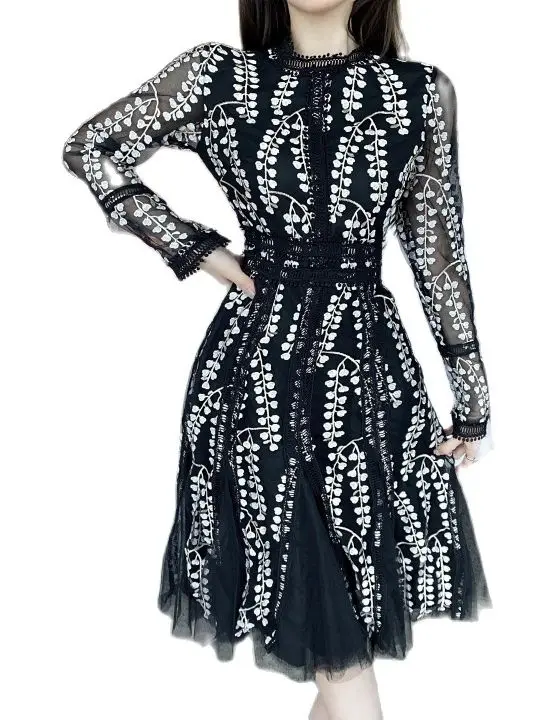 2023 Fashion Ladies Embroidered Flower Dress Women O-Neck Elegant Vintage Dot Mesh Patchwork Lace Knee-length Dress Vestidos