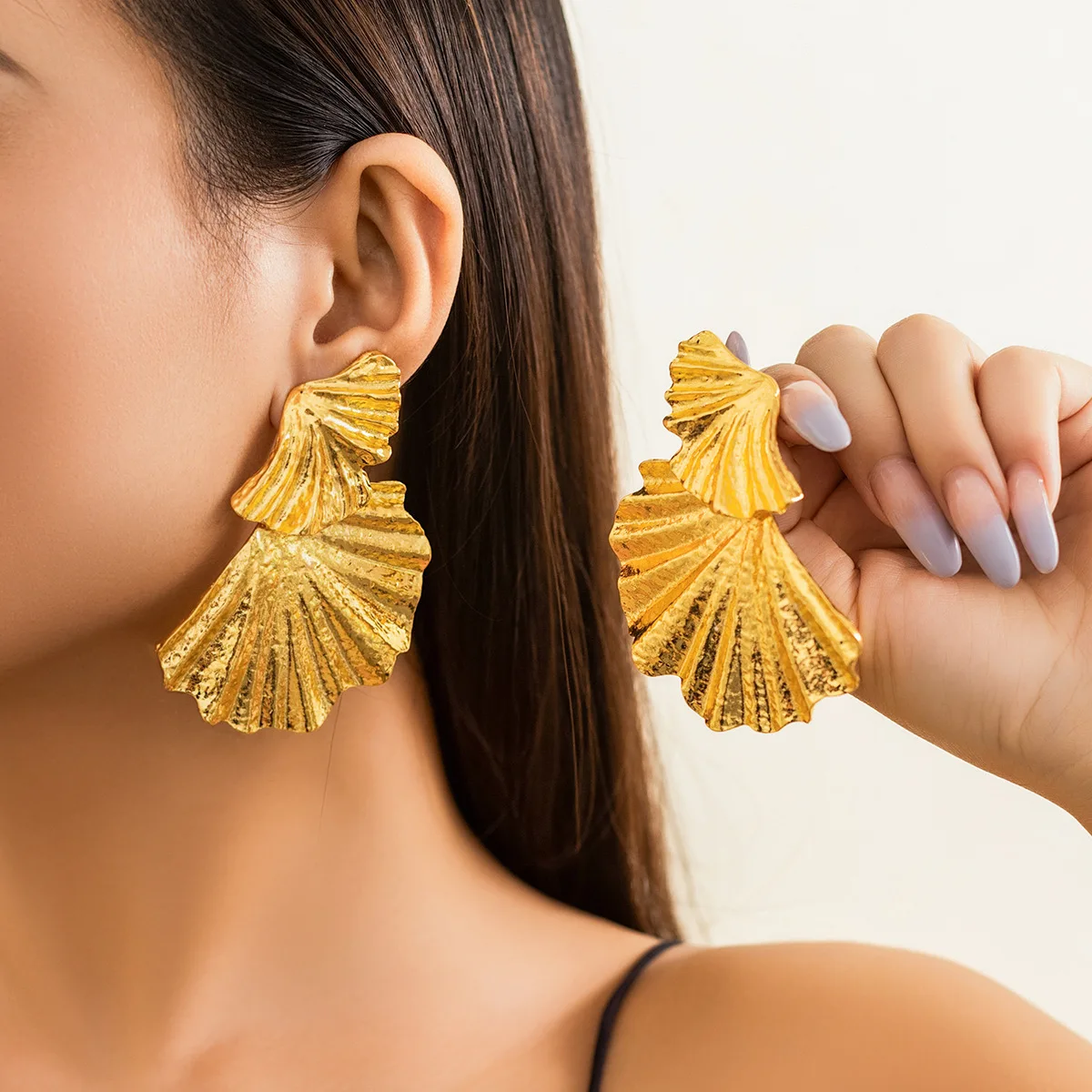 Punk Style Gold Leaf Earrings Ginkgo Shape Chunky Alloy Dangle Studs Trendy Fashion Metal Accessory for Women
