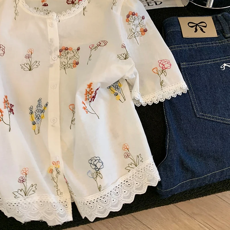 

Casual Floral Lace Trim ort Sve irt Women's Summer 2025 Slimming Beautiful Top Commute Sle Loose Fit round Ne Button