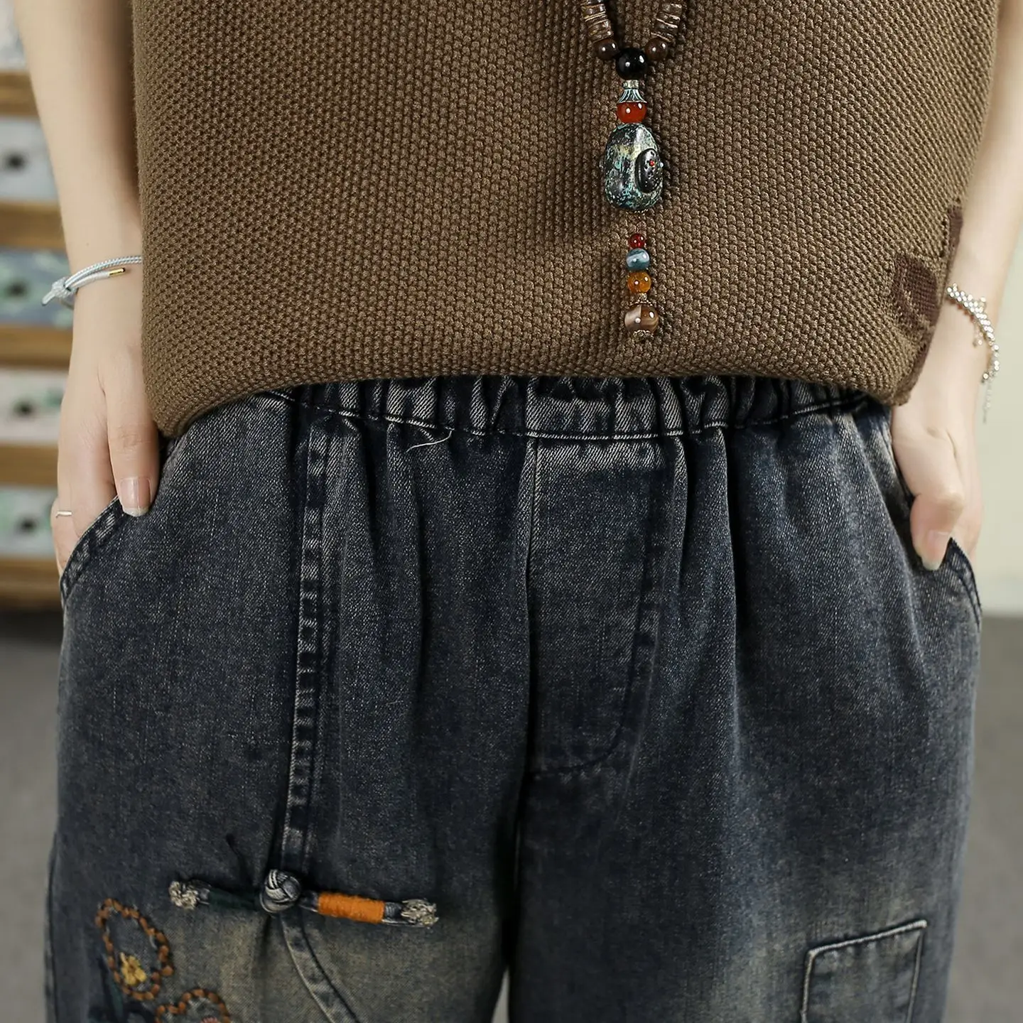 2025 Autumn Denim Pants New Elastic Waist Chinese Style Embroidered Mom Jeans Washed Nine-point Harem Pants For Women