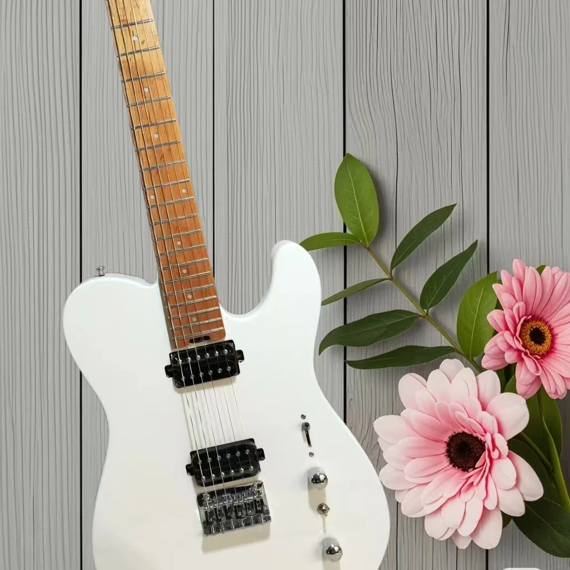 

Factory-made high-quality 6-string white electric guitar, rosewood body, standard sound quality