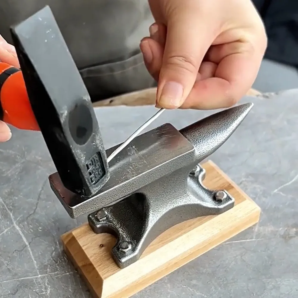 Small Metal Forging Anvil Portable Handcraft Hammering Tool for Jewelry Making DIY Metal Shaping Work Iron Horn Anvil