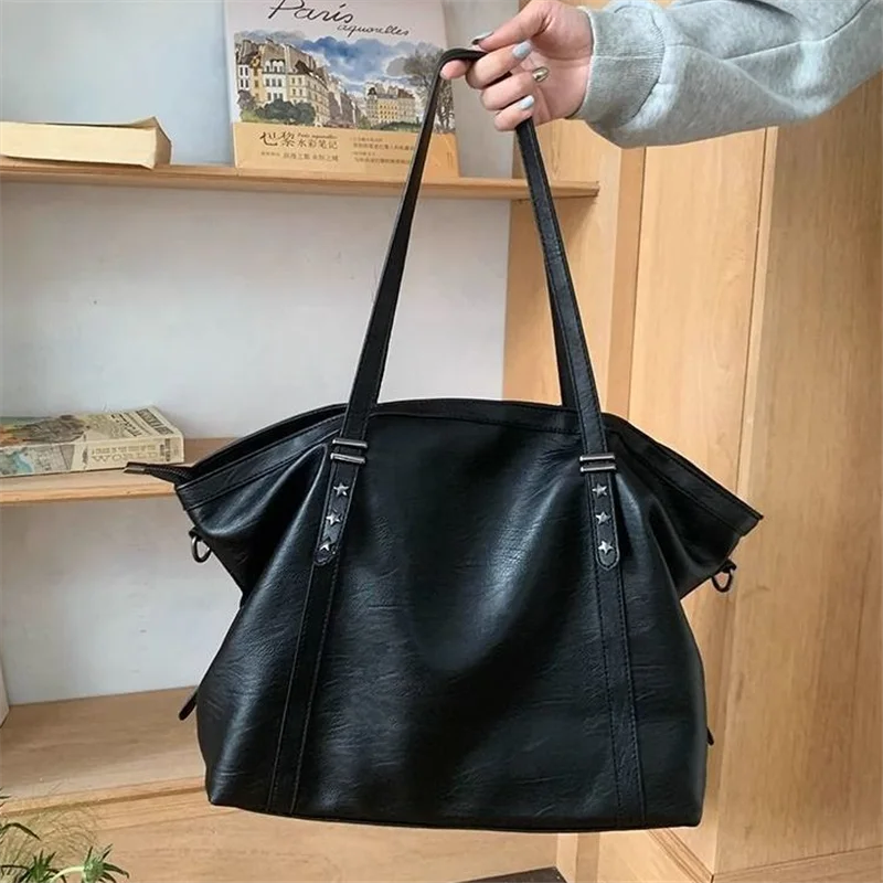 

Повседневная сумка-тоут в стиле ретро, большая вместимость, стильная и универсальная дорожная сумка через плечо/через плечо.