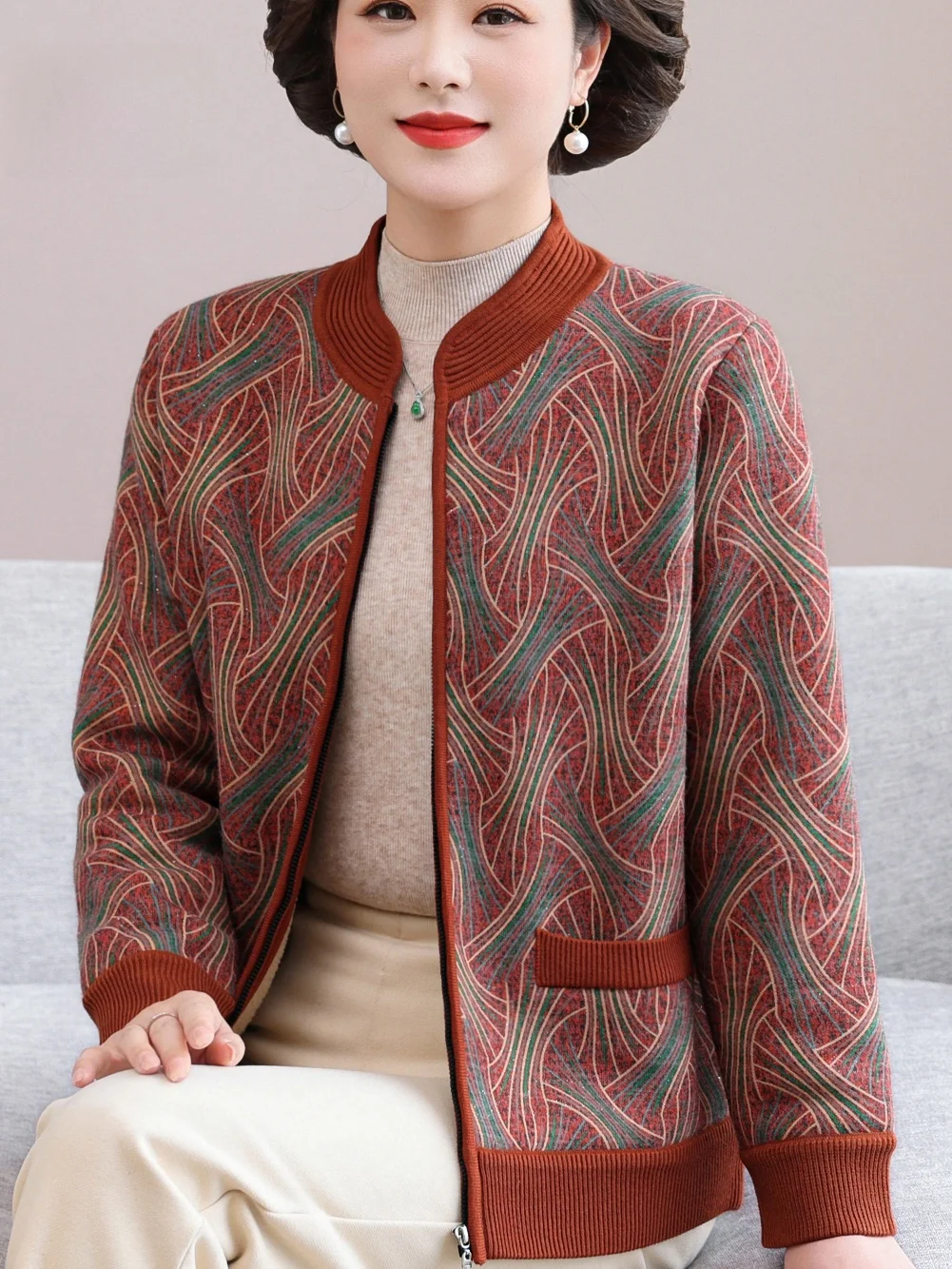 

Thiened Lamb Velvet Zipper Sweater Coat for Middle-Aged And ly Women Autumn Winter Faion Warm Mommy Sle Top