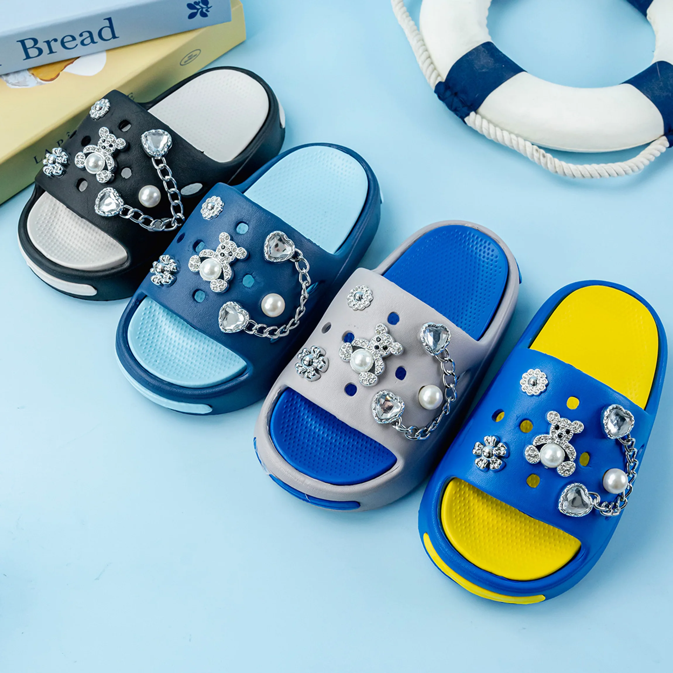 New Popular Cartoon Silver Bear Versatile Eva Slippers for Boys and Girls, Fashionable Dual-Color Soft-Soled Non-Slip Sandals 831