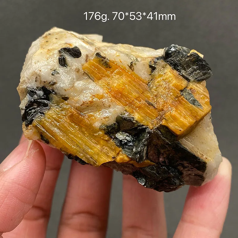 100% خام الحيوتيت الطبيعي التورمالين الأصفر عينات معدنية أحجار شفاء كريستال