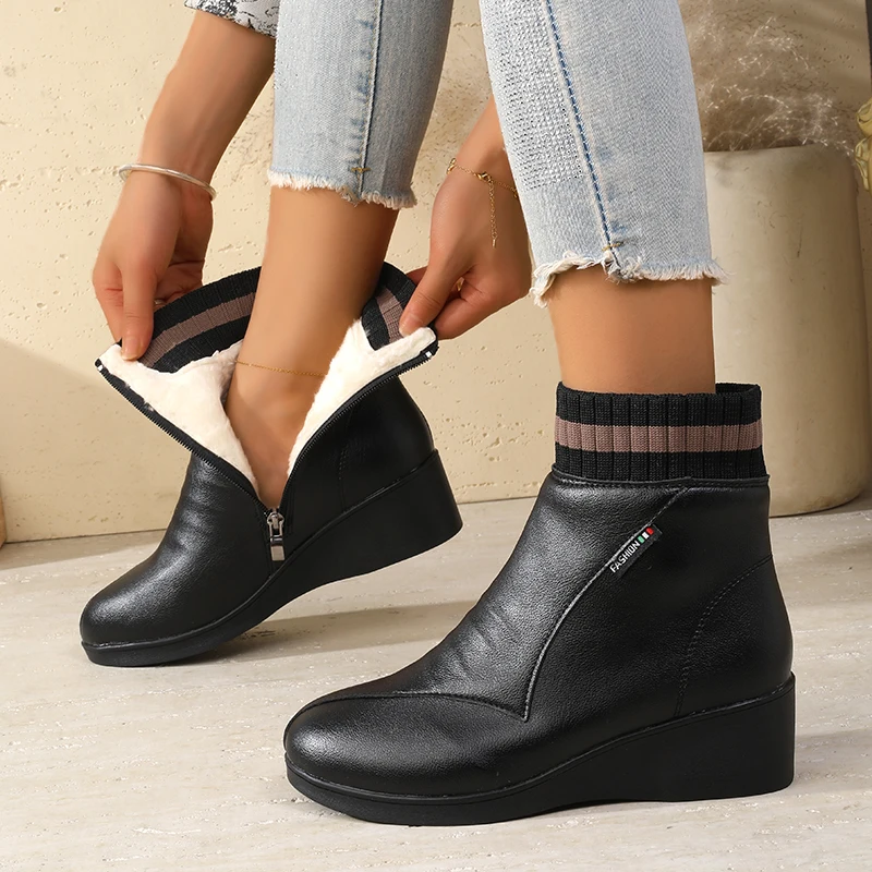 

Winter Thickened Middle-aged and Elderly Cotton Shoes Soft Sole Single Shoes Mom Shoes2025Adult Soft Leather Women's Short Boots