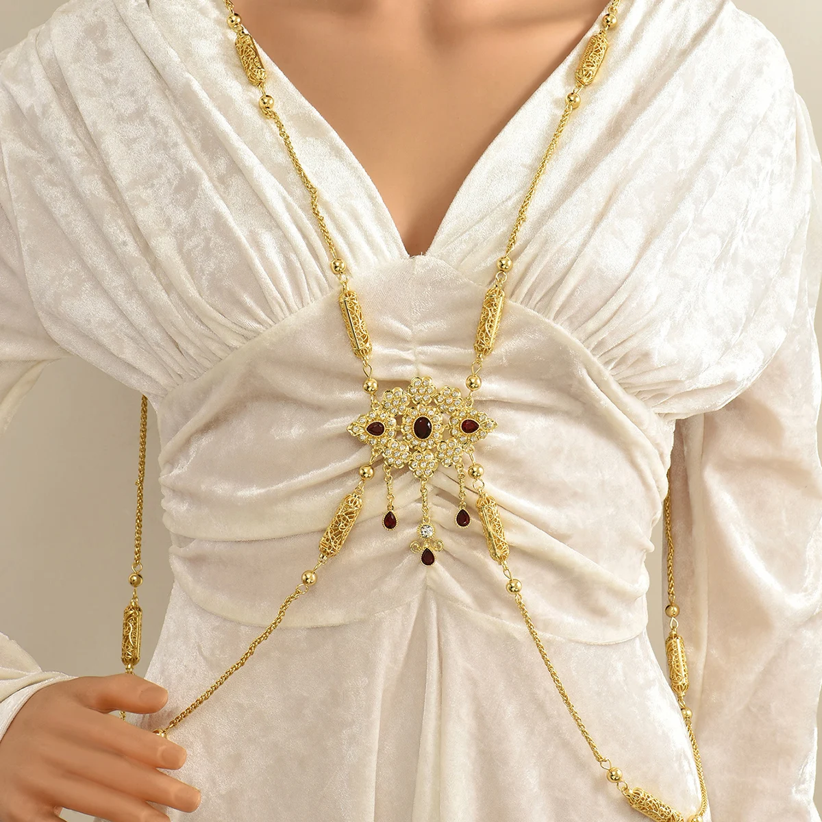 สายโซ่/เข็มขัดประดับลายดอกไม้ชุบทองหรูหรา  เครื่องประดับระดับไฮเอนด์สุดสง่างามสำหรับชุดเจ้าสาว งานแต่งงาน และงานเทศกาลแบบดั้งเดิม