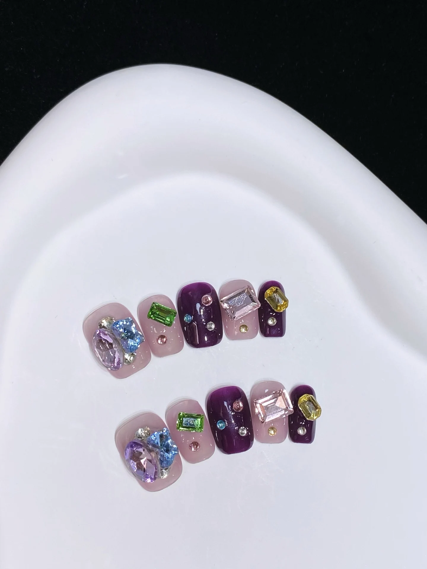 

10Pcs Short Square Handmade Press on False Nail Tips Art Grape Purple With Colorful Diamond Reuse Finished Fashion Fake Nails