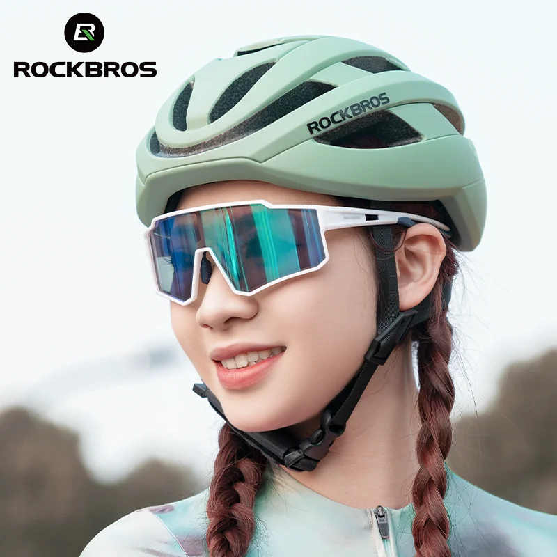 ROCKBROS Bicycle Helmet Men Women MTB Road Safety Integrally-molded Ultralight Helmet Breathable Ajustable Bike Cycling Helmet