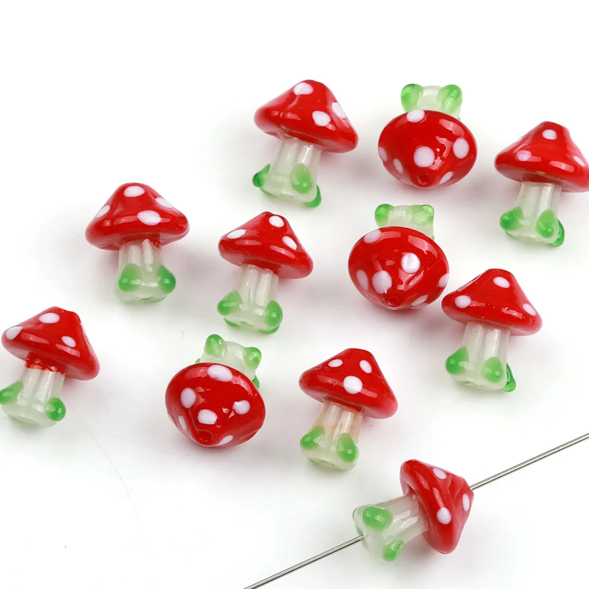 5 Stück 16 mm gepunktete rote Pilz-Glasperlen für die DIY-Schmuckherstellung – handgefertigte Armbänder, Halsketten, Ohrringe, Schlüsselanhänger und Telefon