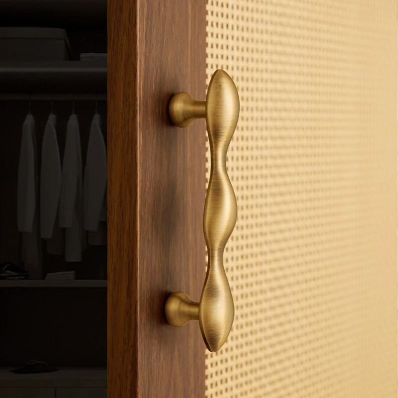 Hardware Furniture Cabinet Door Handle Creative Handle Retro Wardrobe Small Knob Light Luxury Drawer Cabinet Kitchen Brass Pulls
